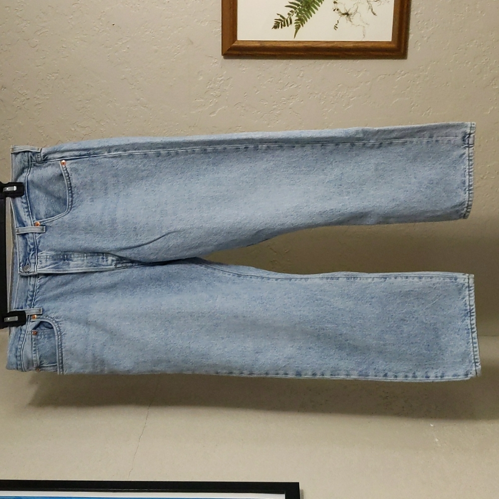 Levi's Wedgie Fit Straight Light Wash Jeans